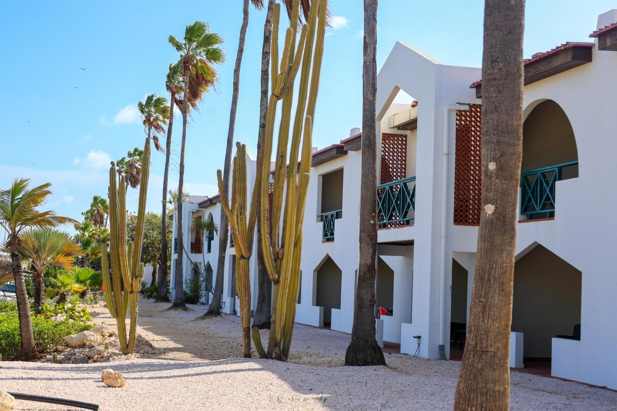 Van der Valk Plaza Beach&Dive Resort Bonaire Playa Exterior foto