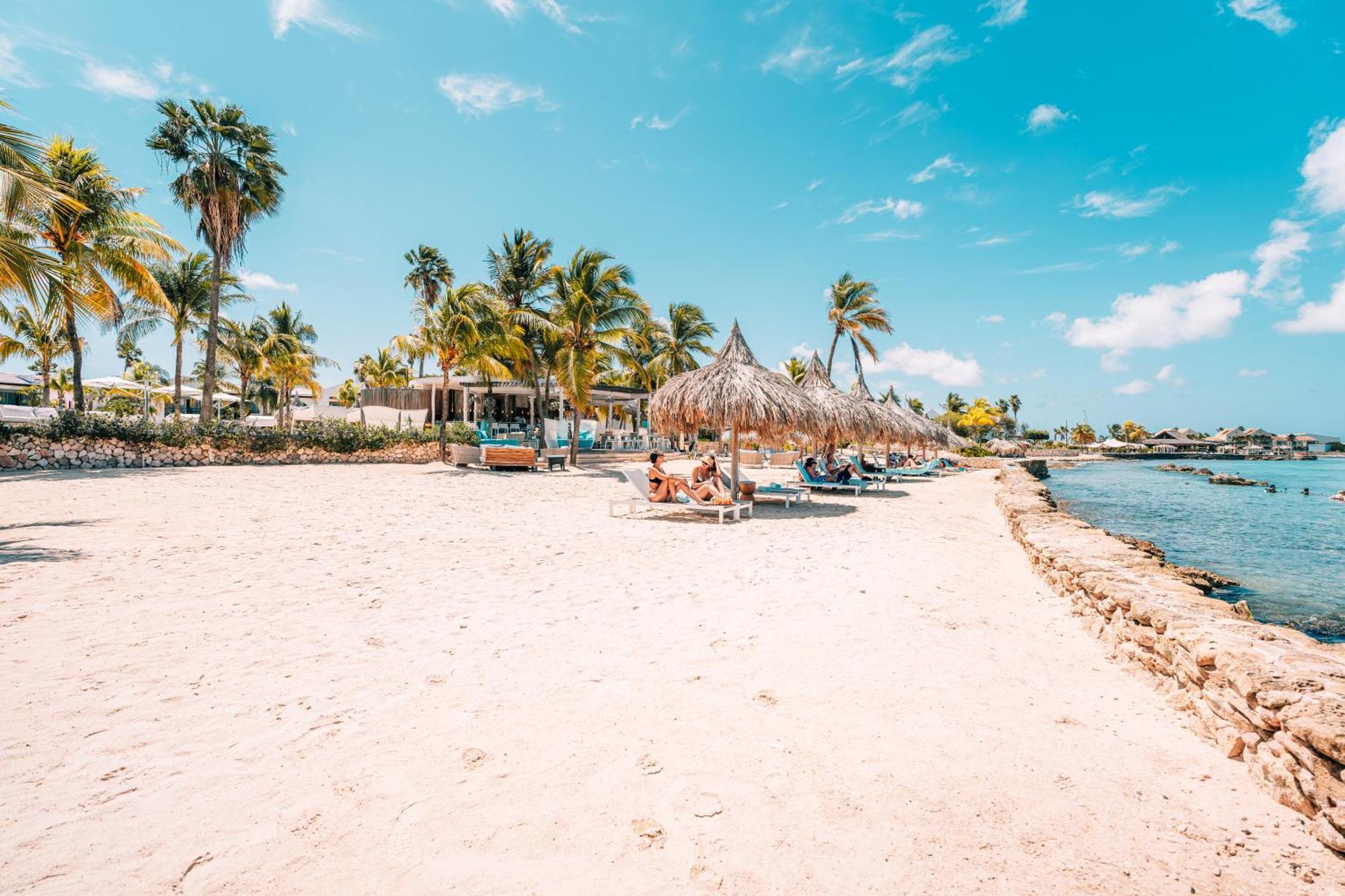Van der Valk Plaza Beach&Dive Resort Bonaire Playa Exterior foto